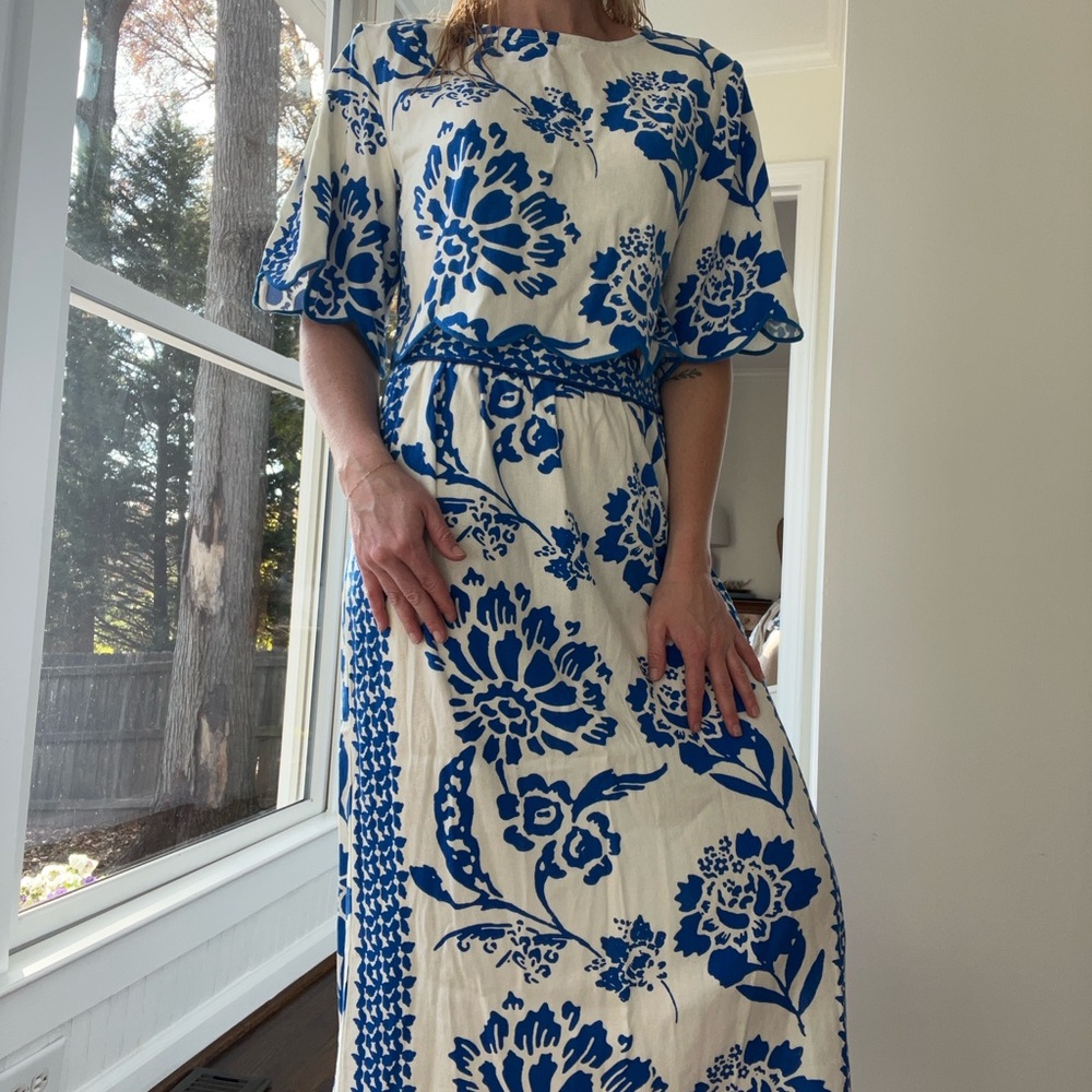 Vestique Blue and White Floral Maxi Dress